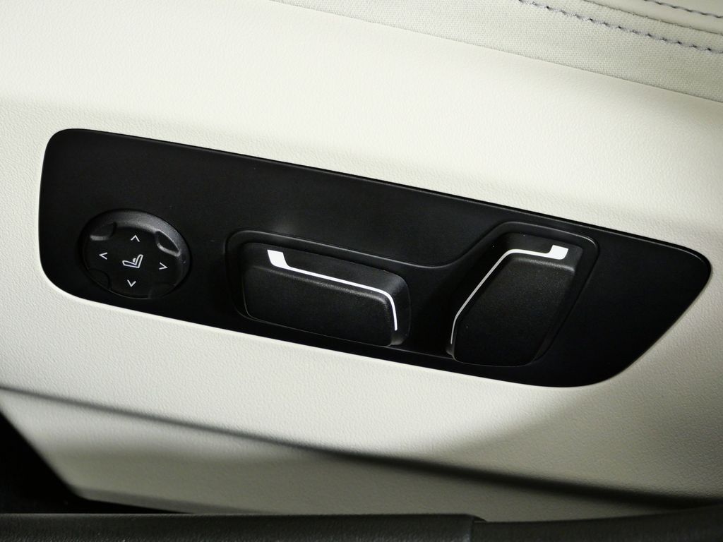 Thumbnail: 2026 BMW 5 Series - 38