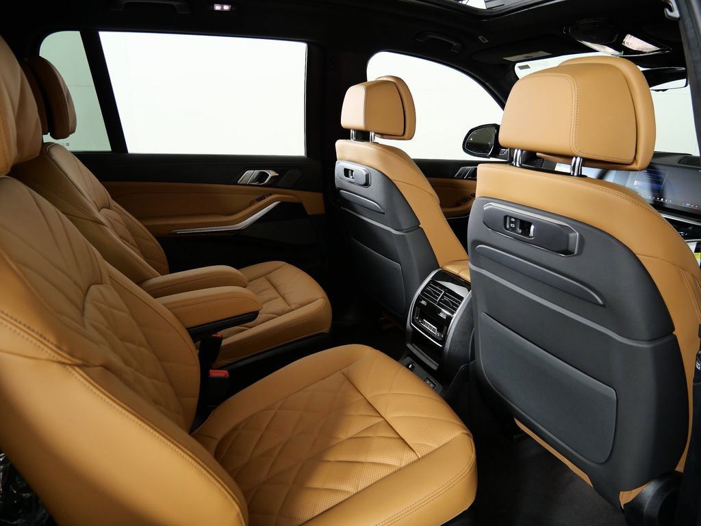 Thumbnail: 2026 BMW X7 - 28