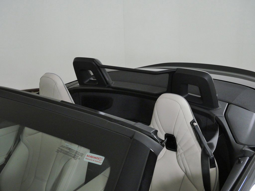 Thumbnail: 2026 BMW Z4 - 17