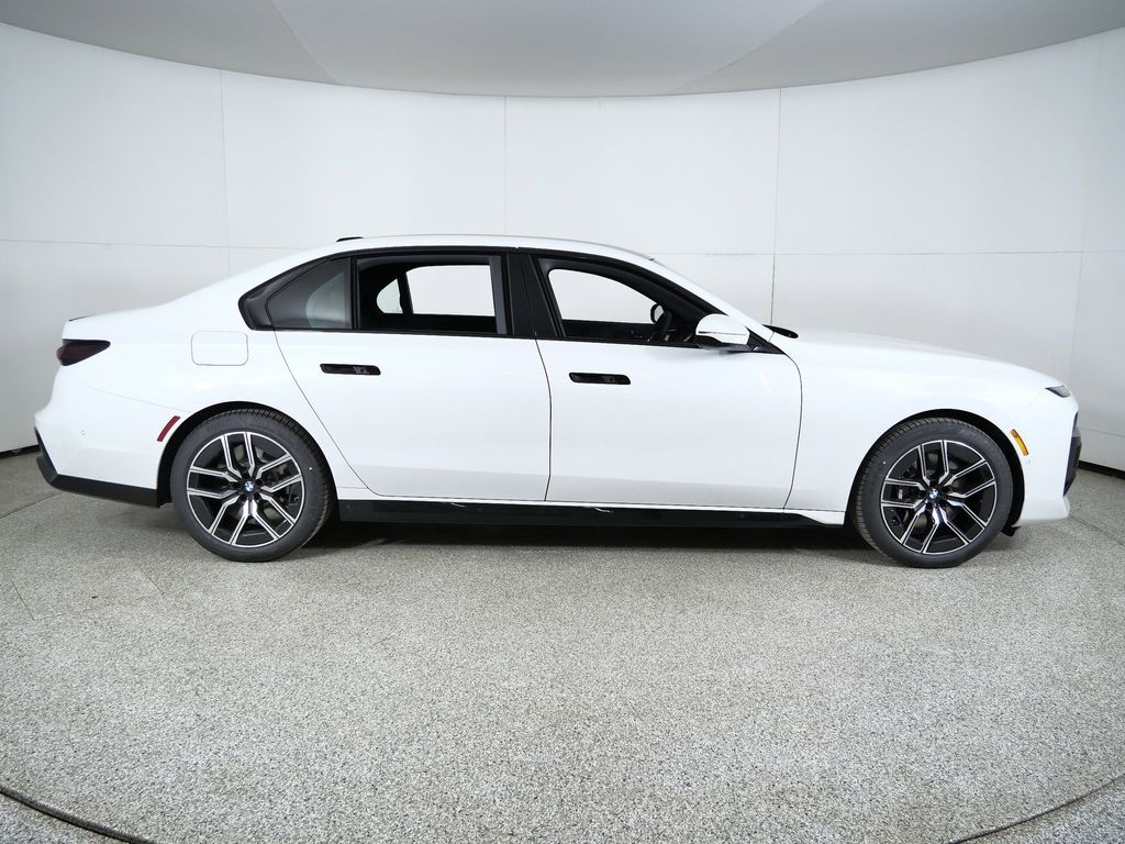 Thumbnail: 2026 BMW 7 Series - 8