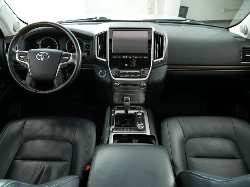 Thumbnail: 2016 Toyota Land Cruiser - 7