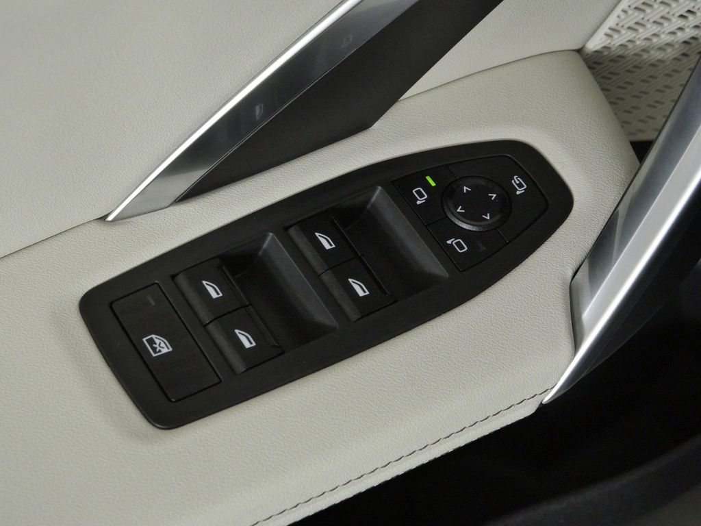 Thumbnail: 2026 BMW X1 - 34