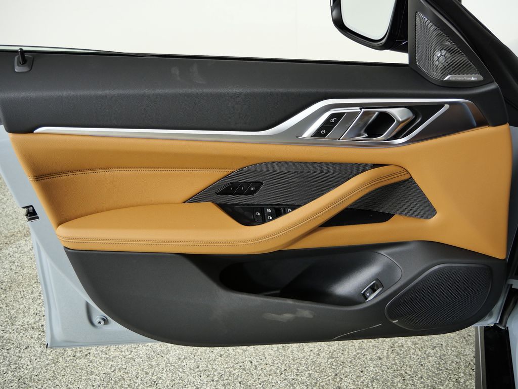 Thumbnail: 2026 BMW i4 - 32