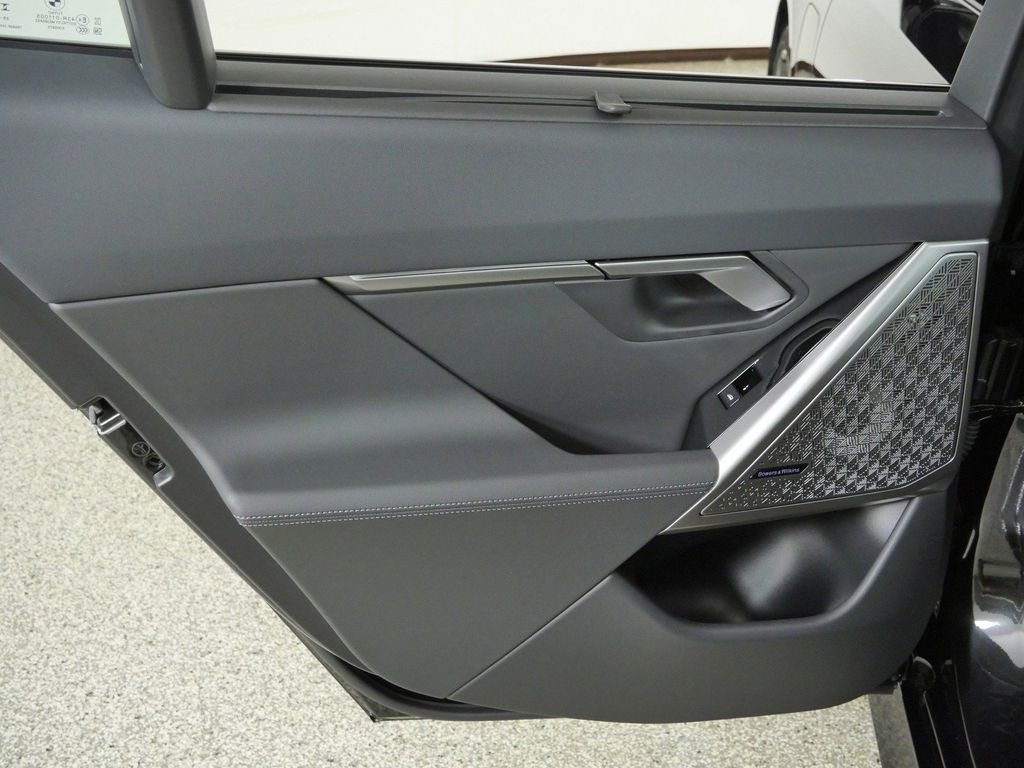 Thumbnail: 2027 BMW 5 Series - 30