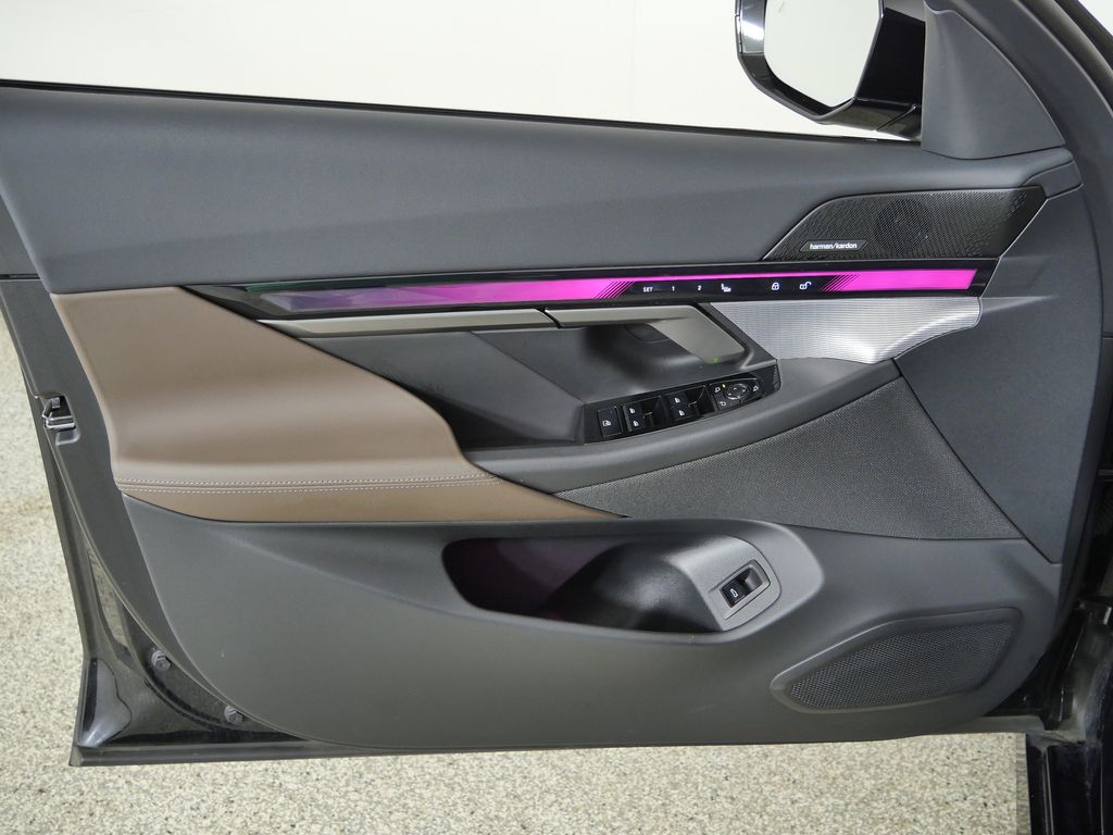 Thumbnail: 2026 BMW i5 - 36