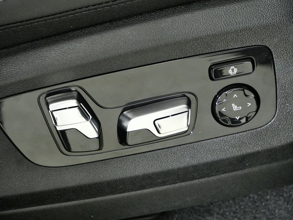 Thumbnail: 2026 BMW X5 - 22