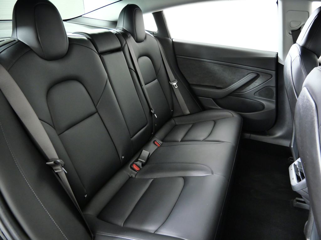 Thumbnail: 2018 Tesla Model 3 - 27