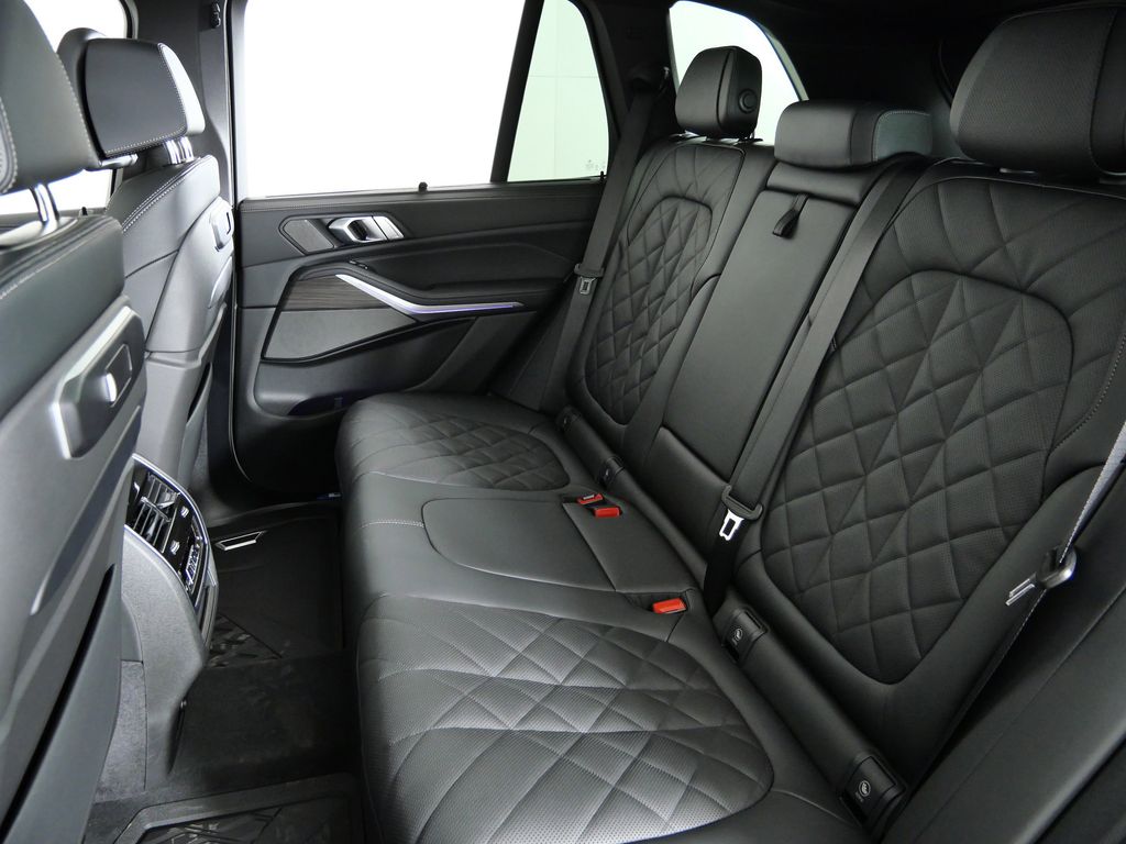 Thumbnail: 2026 BMW X5 - 33