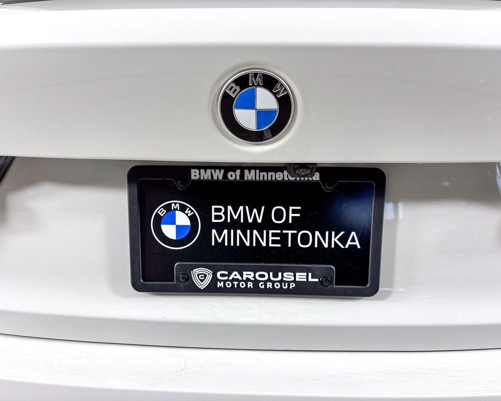 Thumbnail: 2025 BMW 3 Series - 15