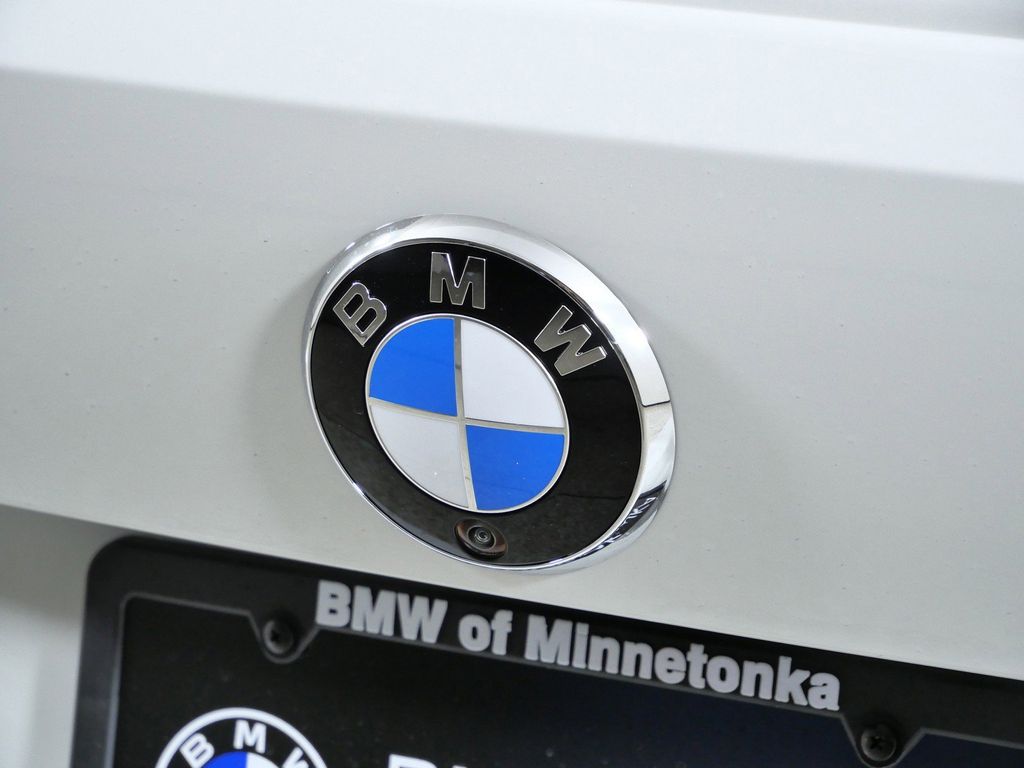 Thumbnail: 2026 BMW i4 - 11