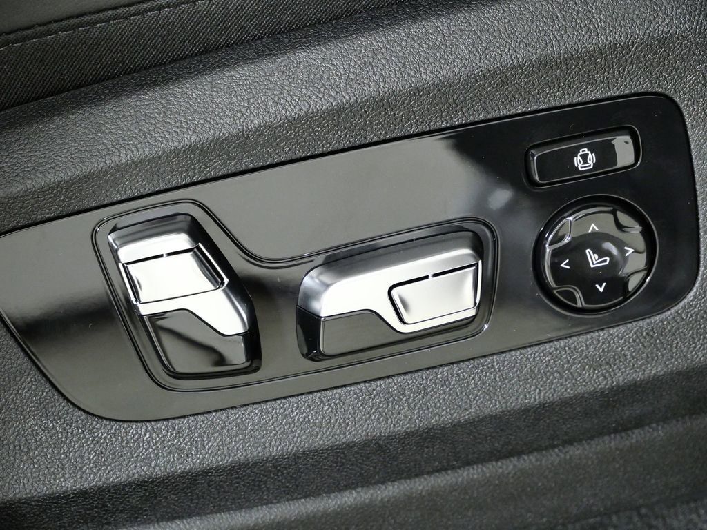 Thumbnail: 2026 BMW X5 - 24