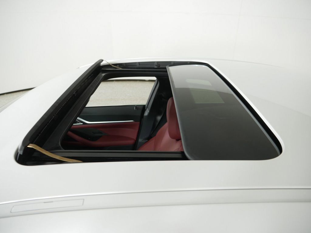 Thumbnail: 2025 BMW i4 - 21