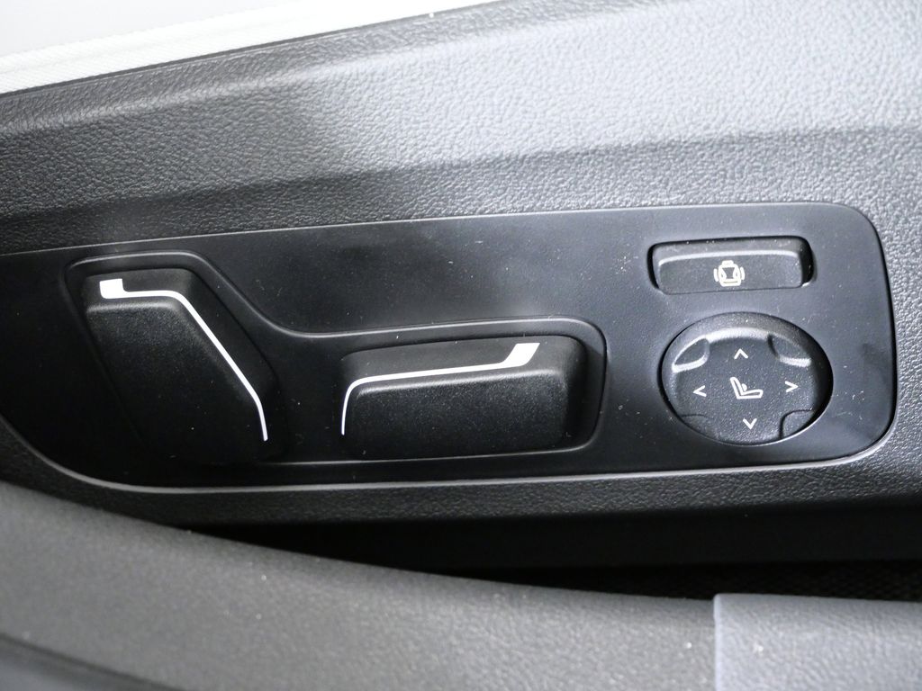 Thumbnail: 2026 BMW M3 - 21