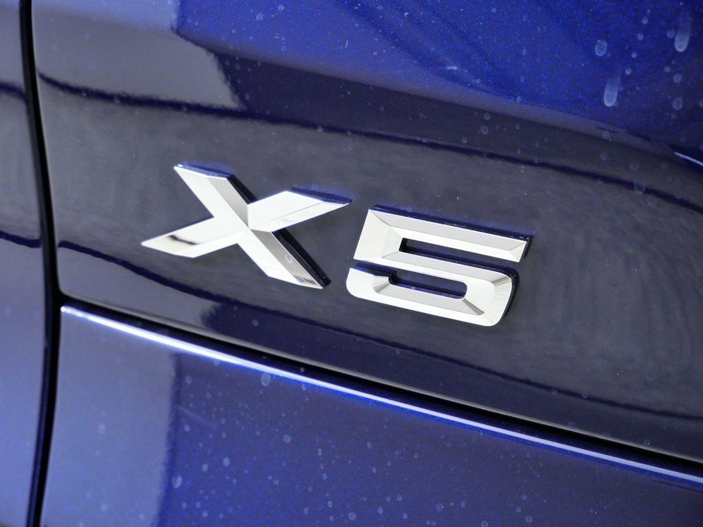 Thumbnail: 2026 BMW X5 - 15