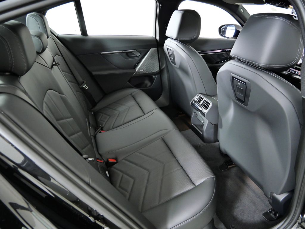 Thumbnail: 2026 BMW 5 Series - 25