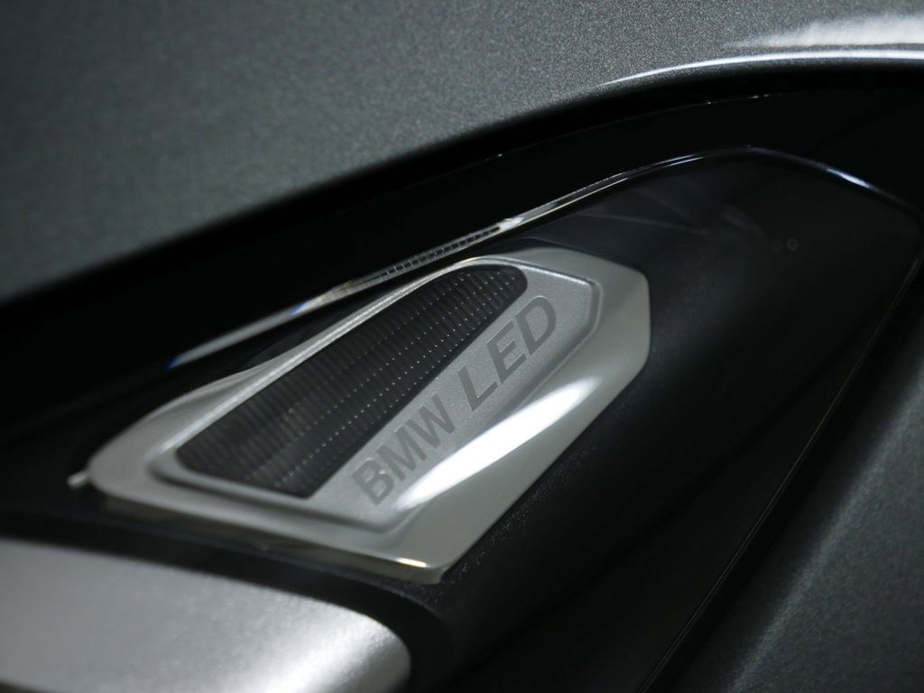 Thumbnail: 2025 BMW 3 Series - 19