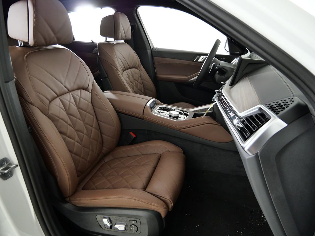 Thumbnail: 2026 BMW X6 - 21