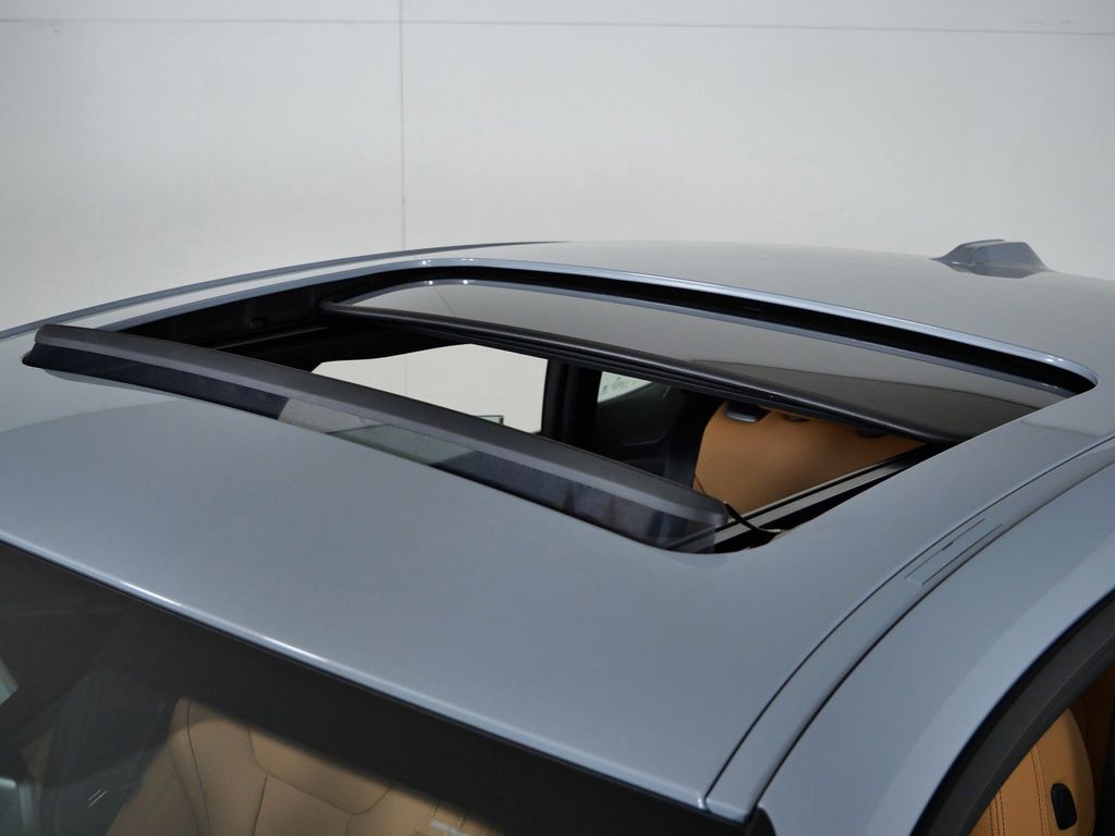 Thumbnail: 2026 BMW i4 - 18