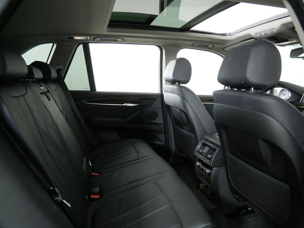 Thumbnail: 2015 BMW X5 - 23