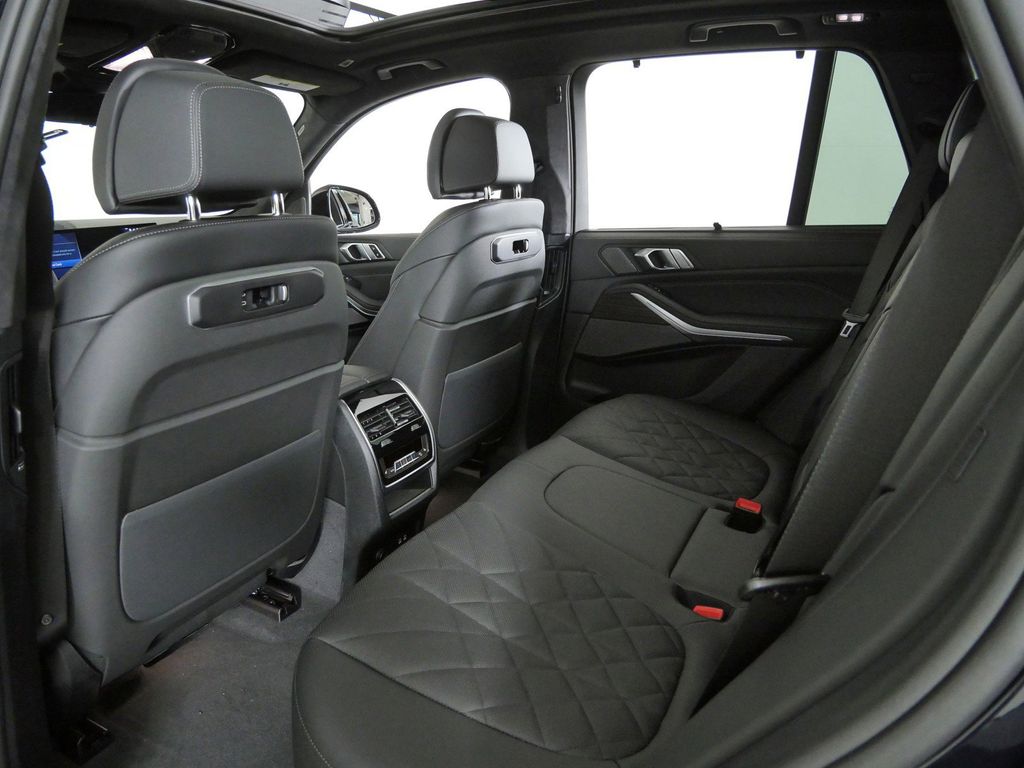 Thumbnail: 2026 BMW X5 - 32