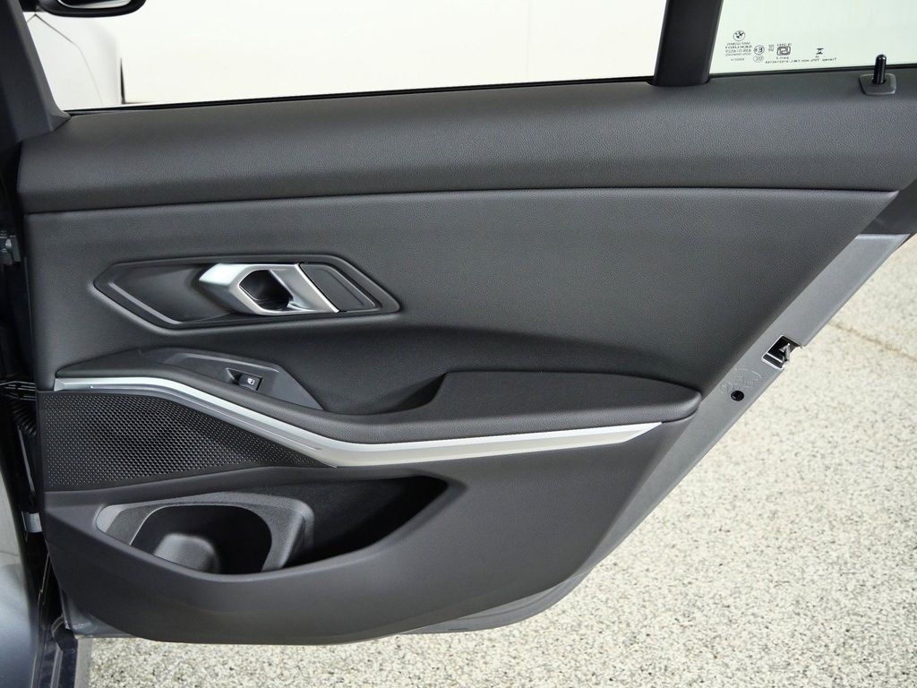 Thumbnail: 2026 BMW 3 Series - 24