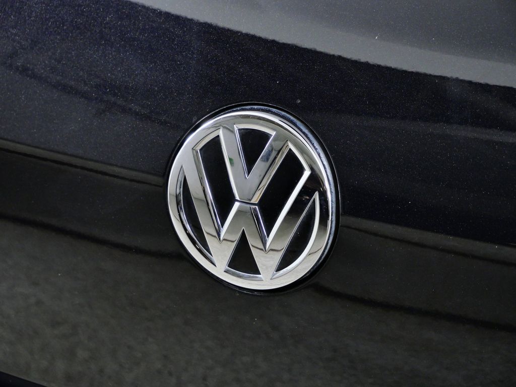 Thumbnail: 2021 Volkswagen Golf - 12