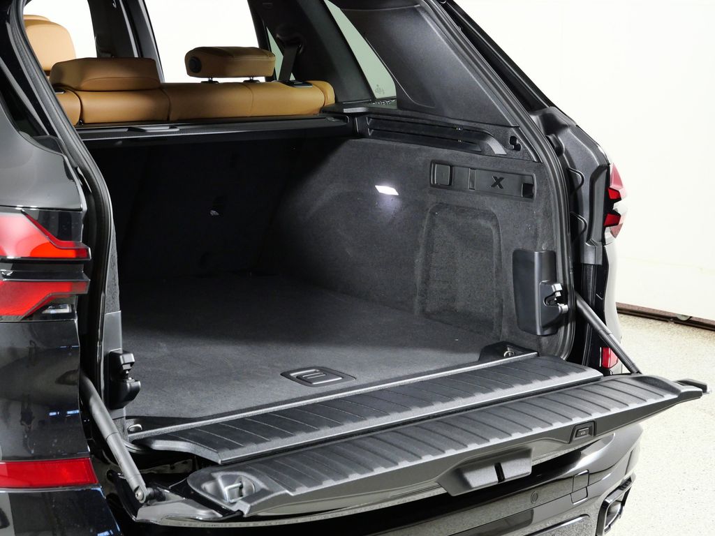 Thumbnail: 2026 BMW X5 - 29