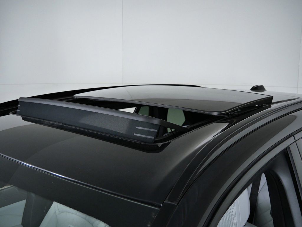 Thumbnail: 2026 BMW X5 - 18
