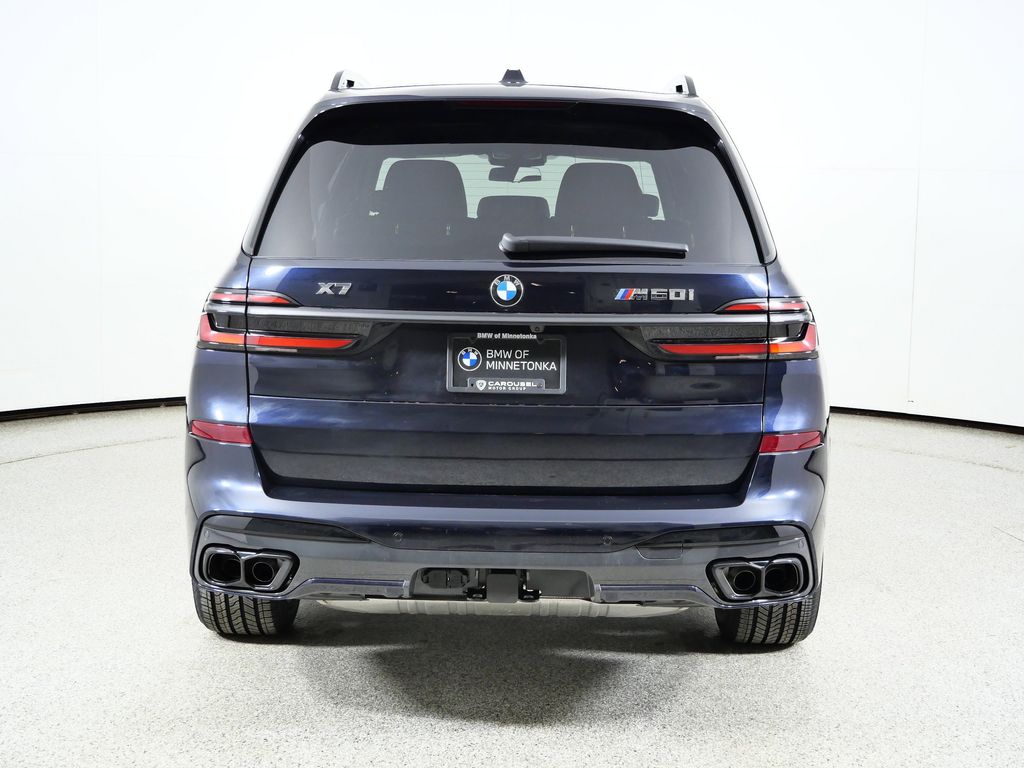 Thumbnail: 2026 BMW X7 - 10