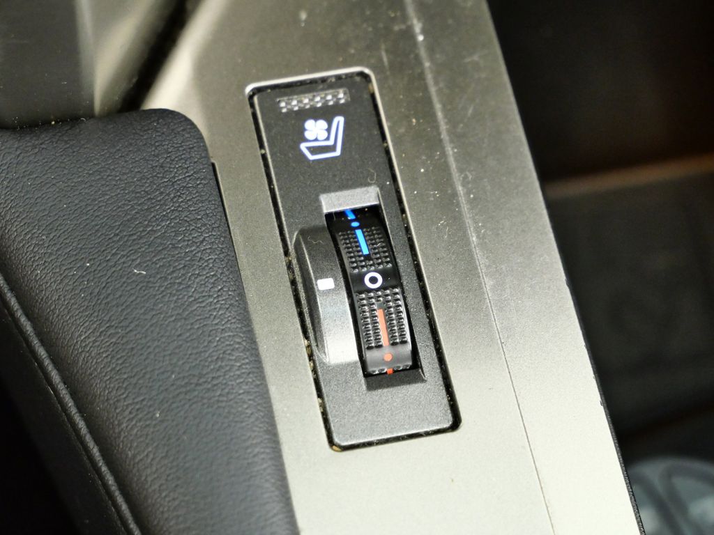 Thumbnail: 2014 Lexus GX - 46