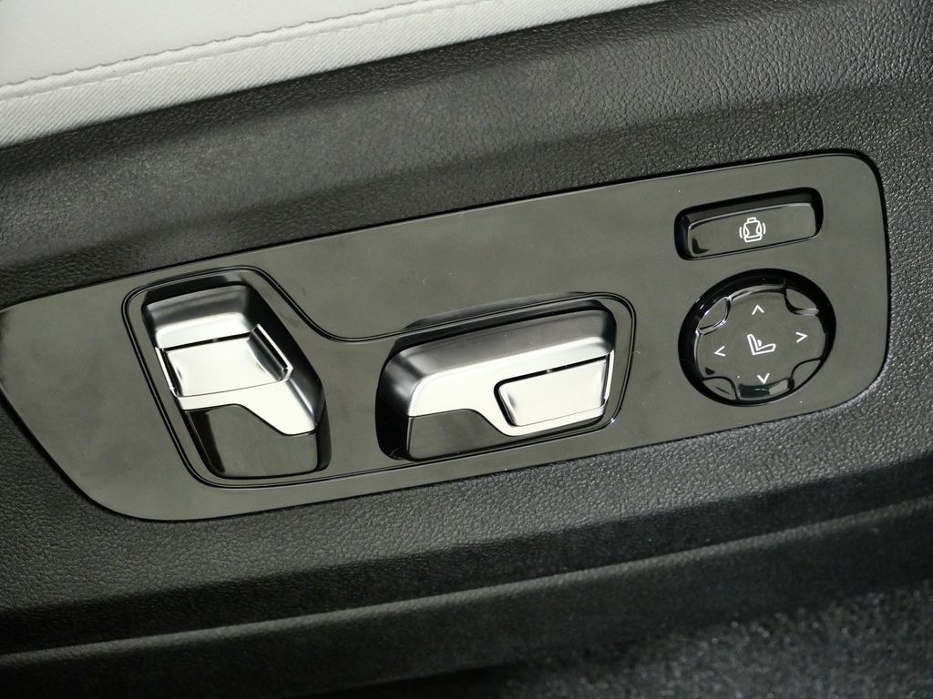 Thumbnail: 2026 BMW X6 - 22