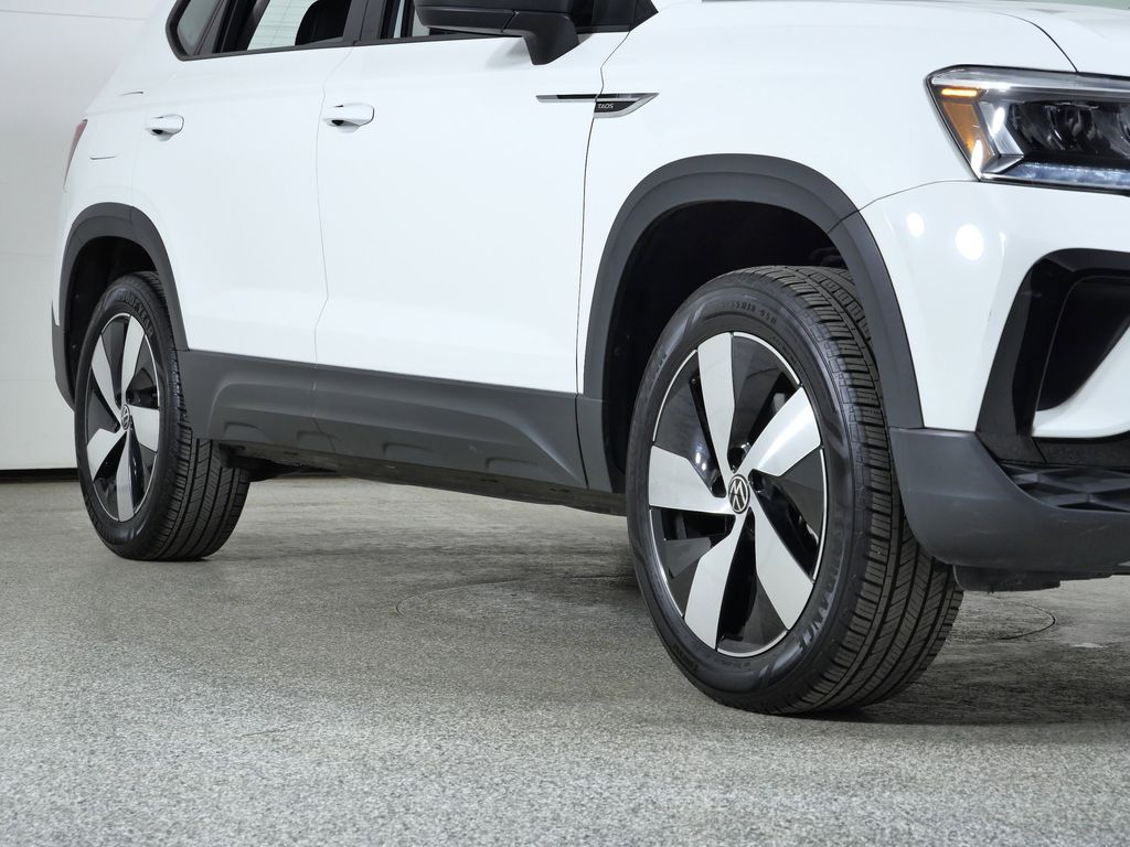 Thumbnail: 2024 Volkswagen Taos - 7