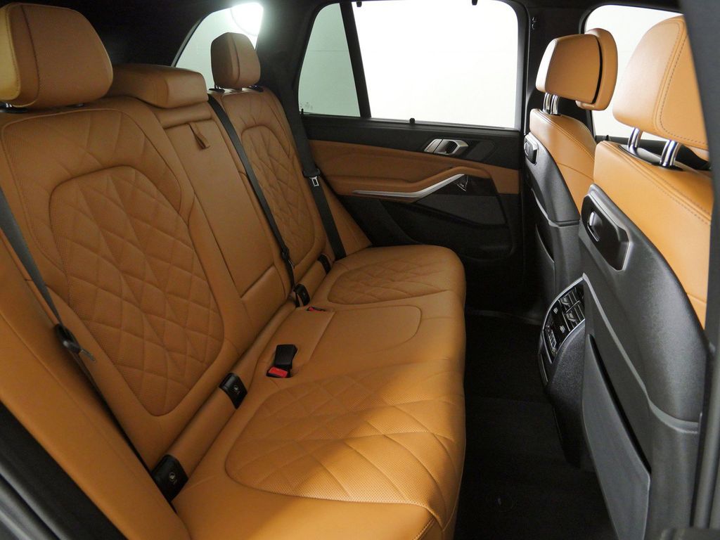 Thumbnail: 2026 BMW X5 - 27
