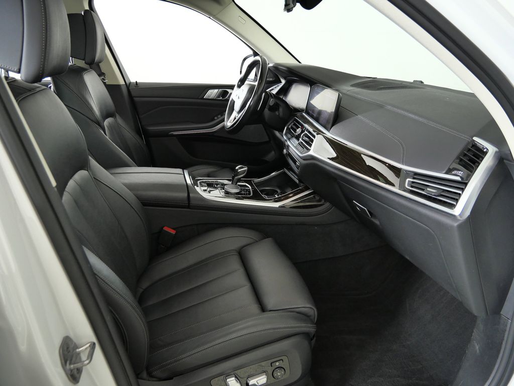 Thumbnail: 2019 BMW X7 - 21