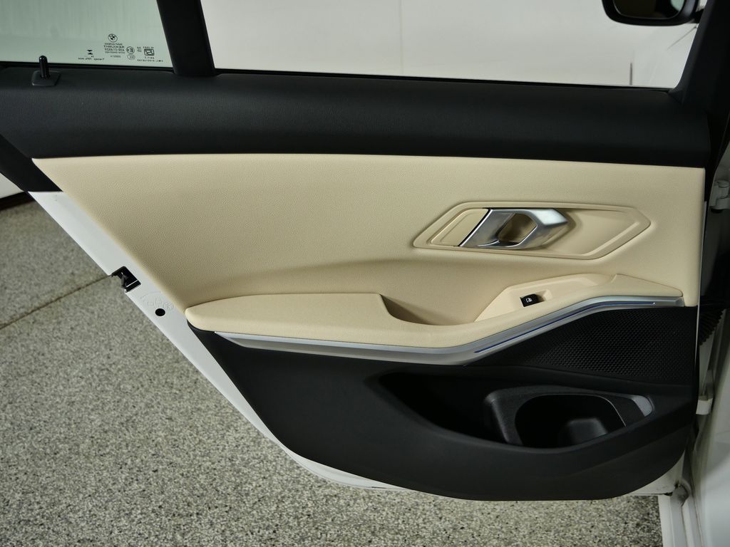 Thumbnail: 2025 BMW 3 Series - 34