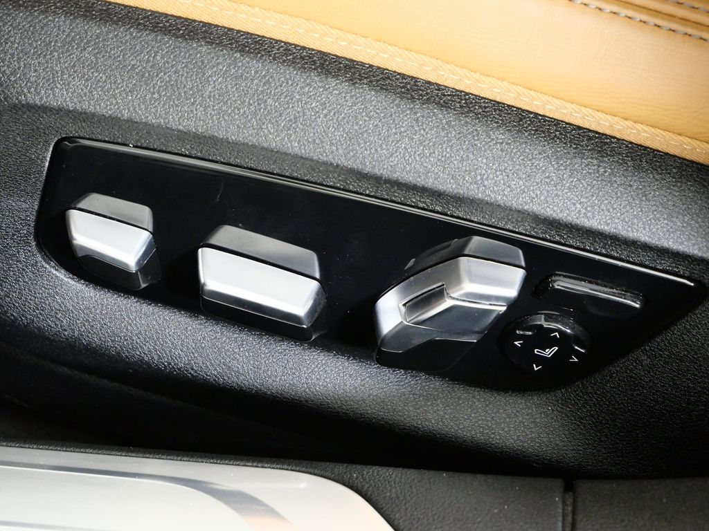 Thumbnail: 2022 BMW 7 Series - 42