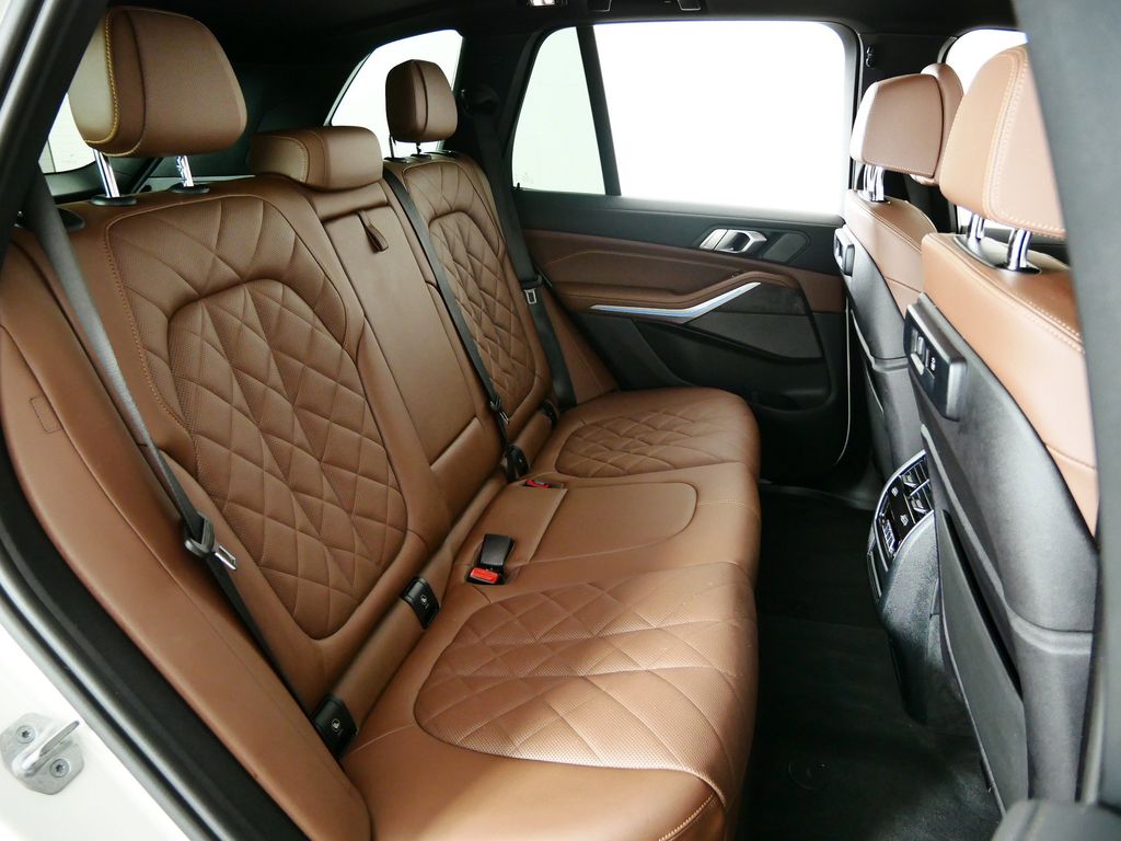 Thumbnail: 2023 BMW X5 - 29