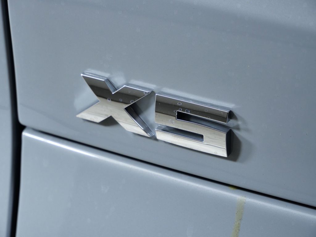 Thumbnail: 2026 BMW X5 - 13