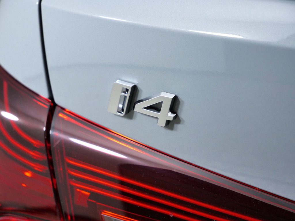 Thumbnail: 2026 BMW i4 - 13