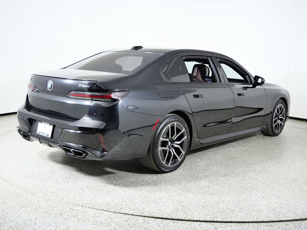 Thumbnail: 2023 BMW 7 Series - 11