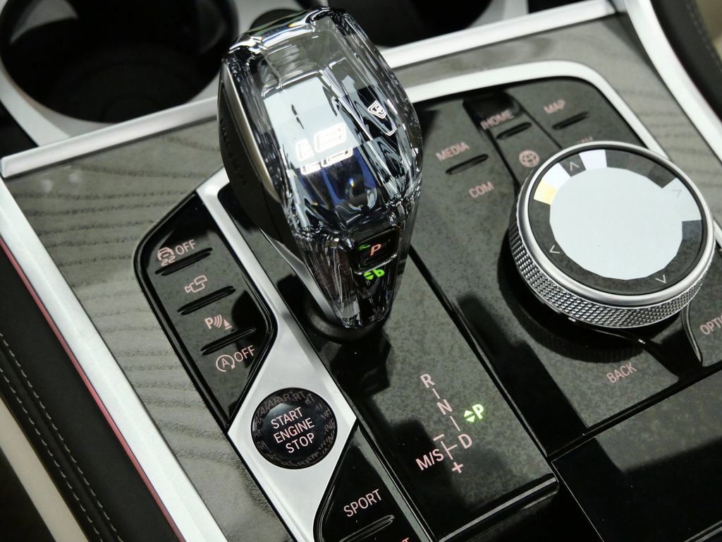 Thumbnail: 2026 BMW 8 Series - 48