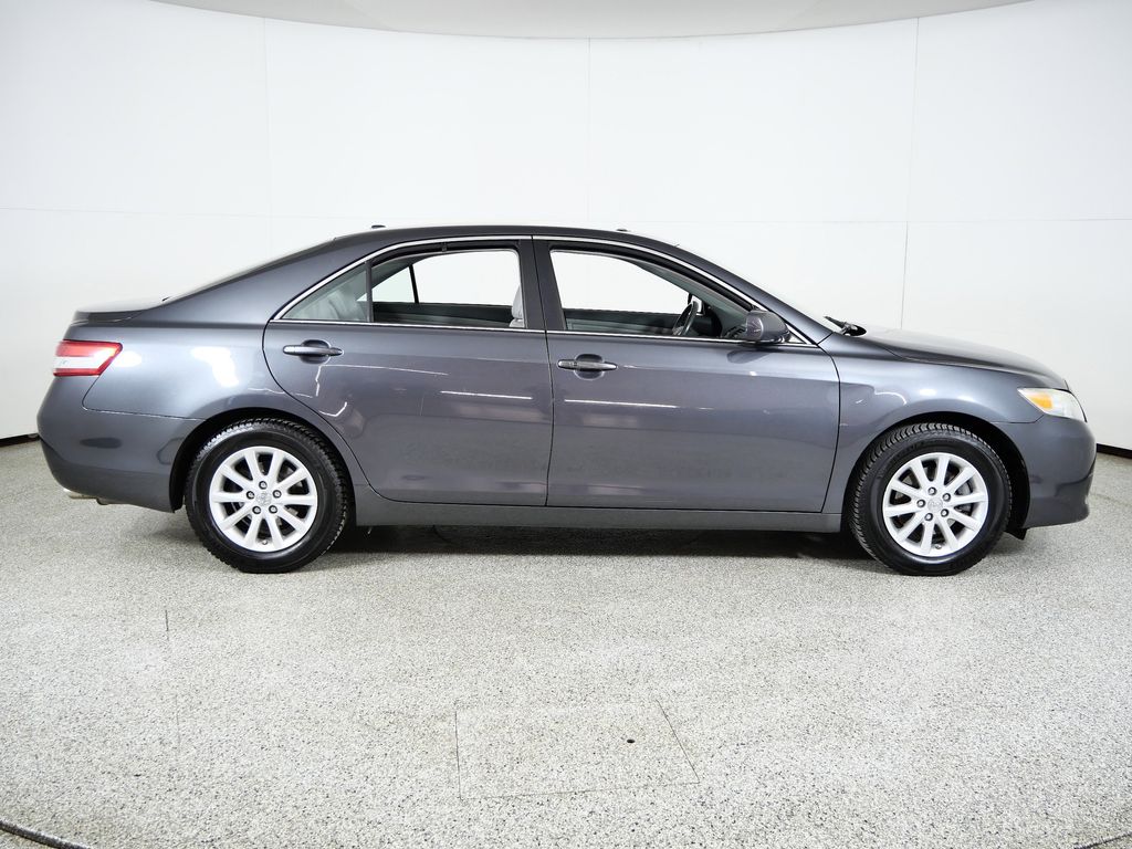 Thumbnail: 2011 Toyota Camry - 9