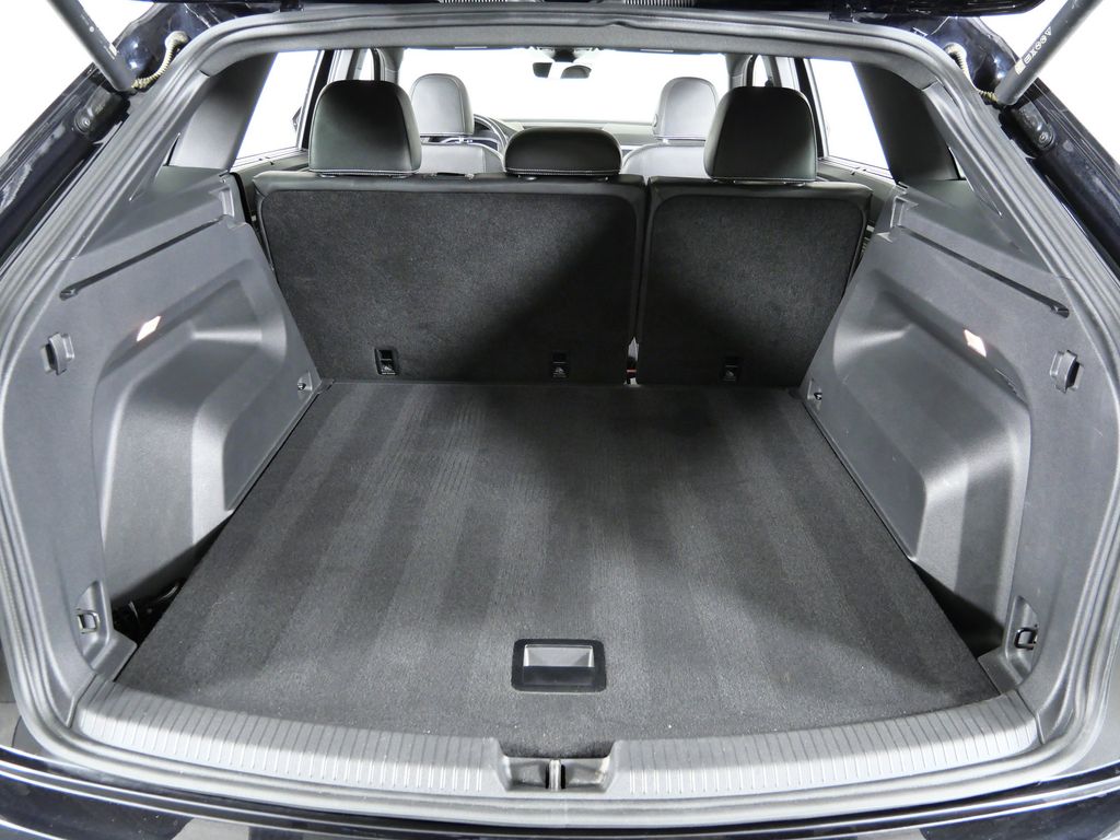 Thumbnail: 2023 Volkswagen Atlas - 27