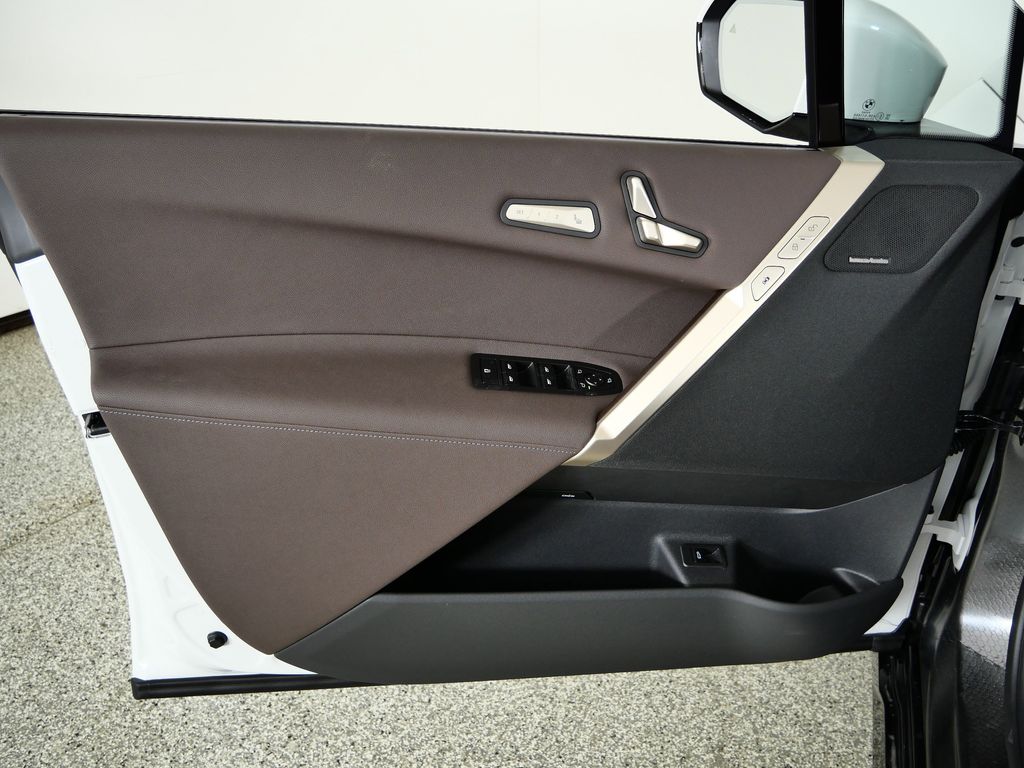 Thumbnail: 2026 BMW iX - 32