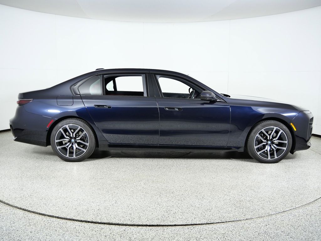 Thumbnail: 2025 BMW 7 Series - 9