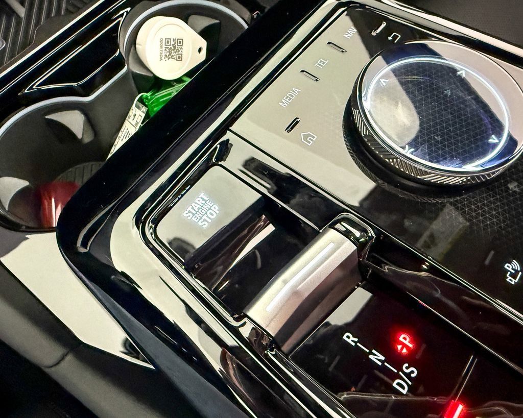 Thumbnail: 2025 BMW 5 Series - 50