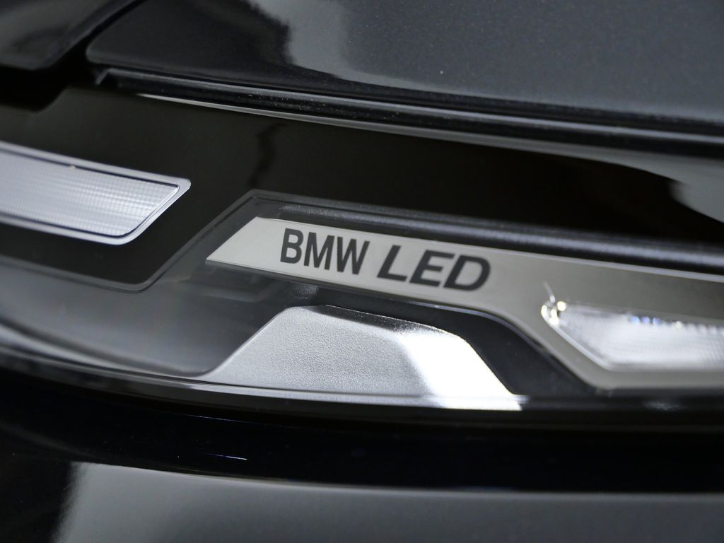 Thumbnail: 2026 BMW X7 - 4