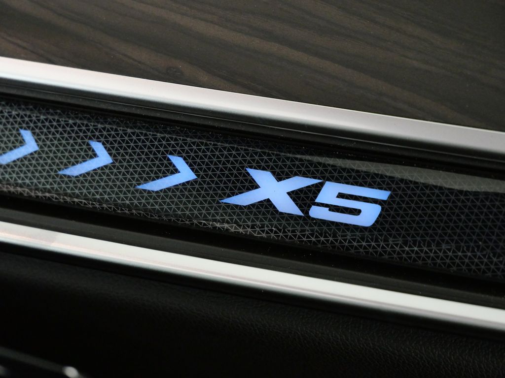 Thumbnail: 2026 BMW X5 - 24