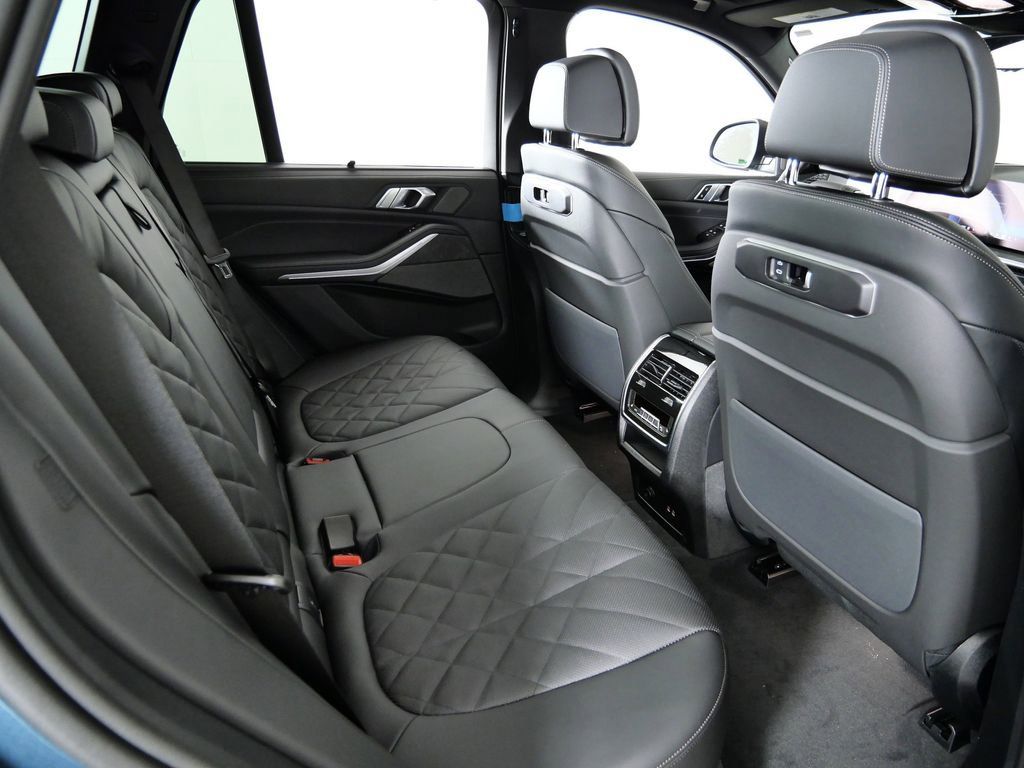 Thumbnail: 2026 BMW X5 - 28