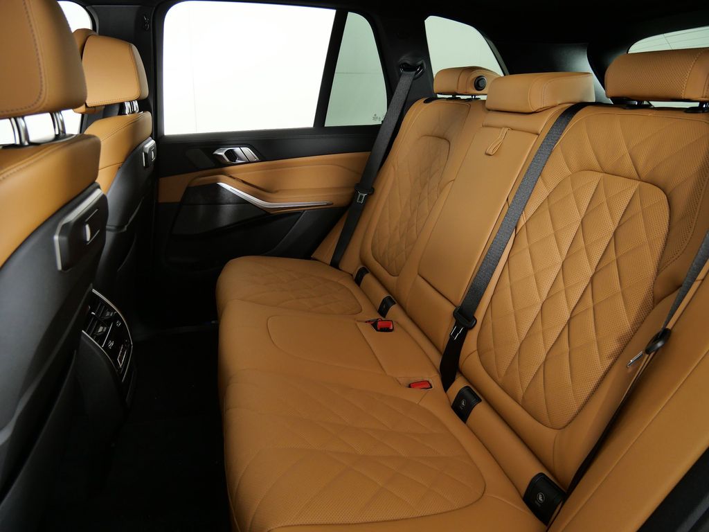 Thumbnail: 2026 BMW X5 - 33